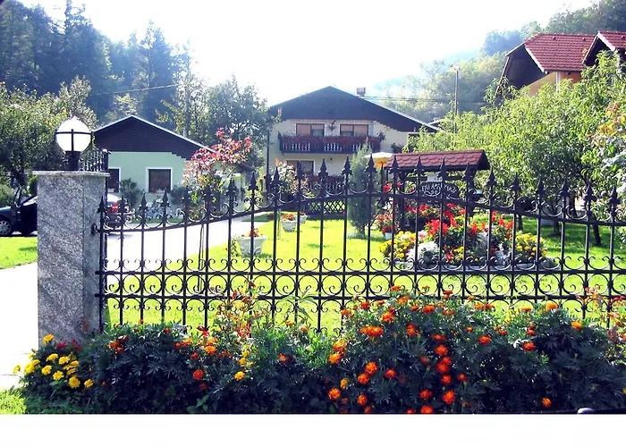 아파트 Zeleni Apartma 즈코르녜즈레쎄